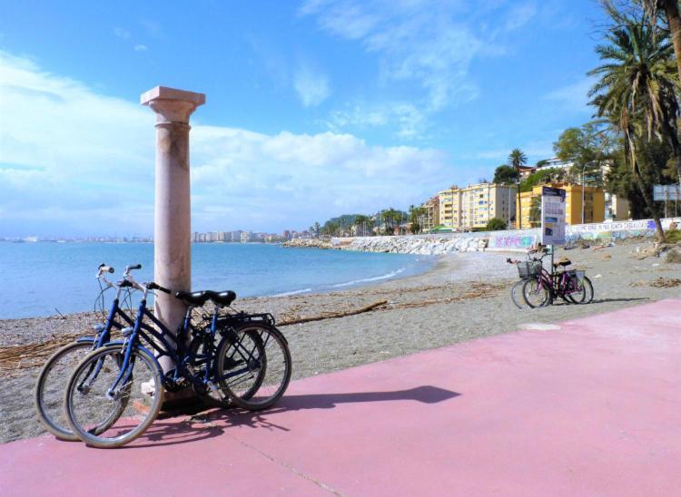 Apartamento En La Playa En Paseo Maritimo มาลากา ภายนอก รูปภาพ